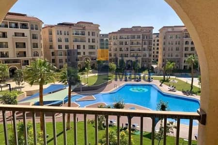شقه جاهزة للمعاينة متشطبة بالتكييفات والفرش سور بسور مع الجامعة الامريكية في التجمع الخامس كمبوند 90 Avenue