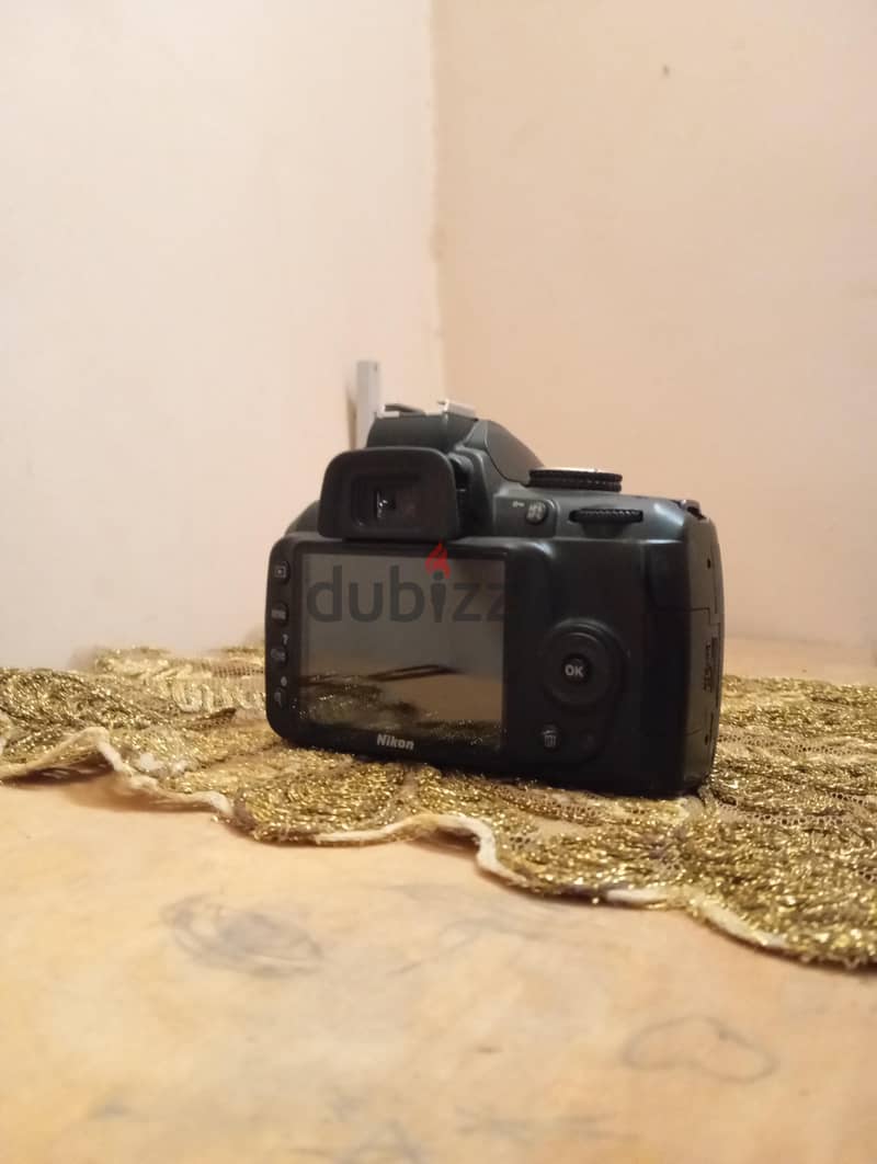 Nikon D3000 3