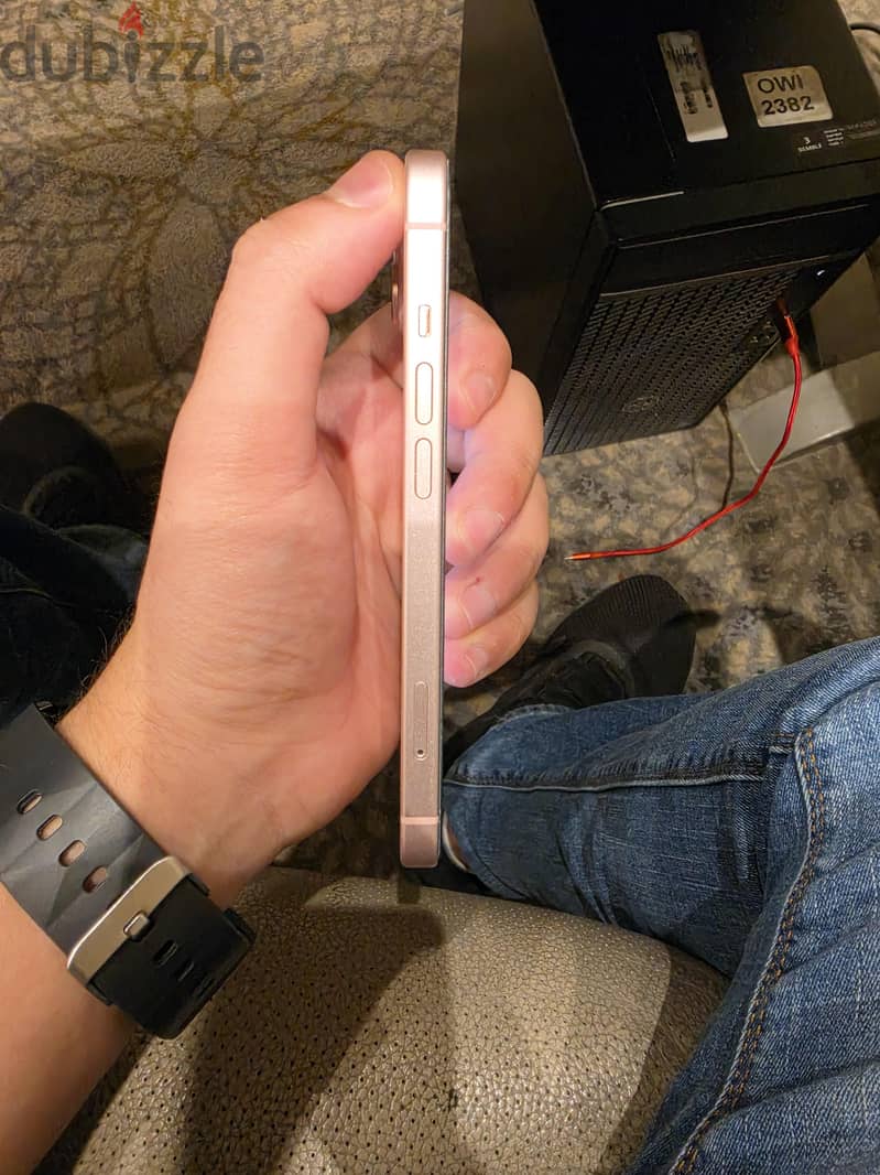 Apple - iPhone 15 4
