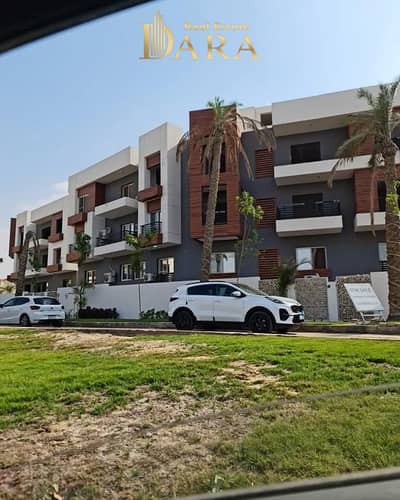 فيلا تاون هاوس للبيع داخل آرقى كمبوند فالعبور "الجولف سيتى"