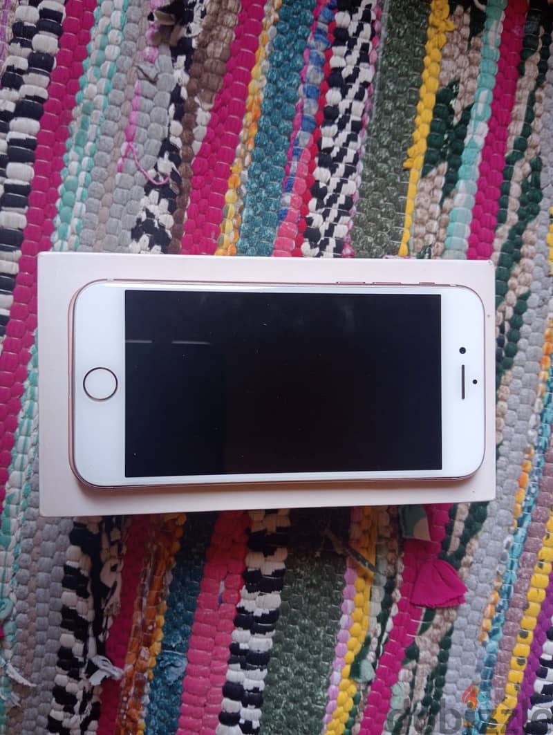 Apple - iPhone 8 2
