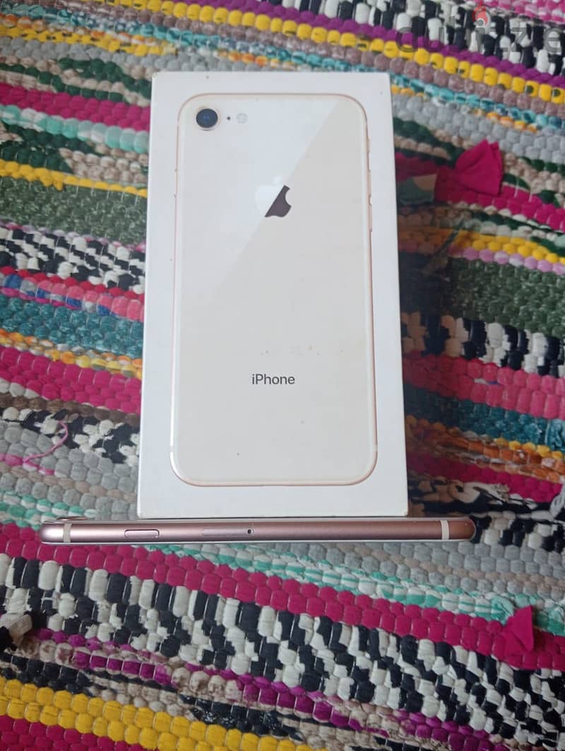 Apple - iPhone 8 4