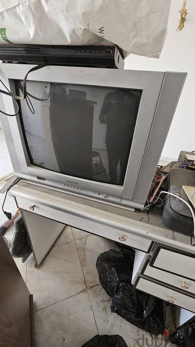 تلفزيون ، واستريوا، DVD و ٢ رسيفر