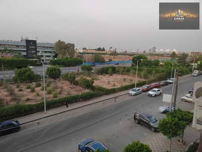 شقة للبيع بأفضل سعر - مساحة واسعة - اسانسير - شيراتون مصر للتعمير