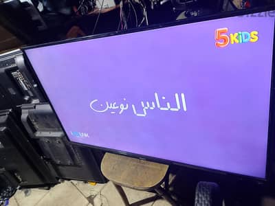 شاشه باناسونيك 49 بوصه عاديه بحاله ممتازه
