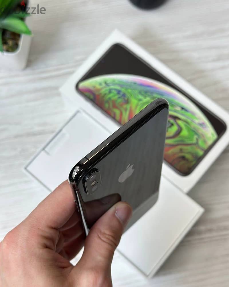 iPhone XS 5