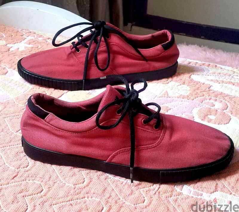 shoes for crews. . . . size43 1