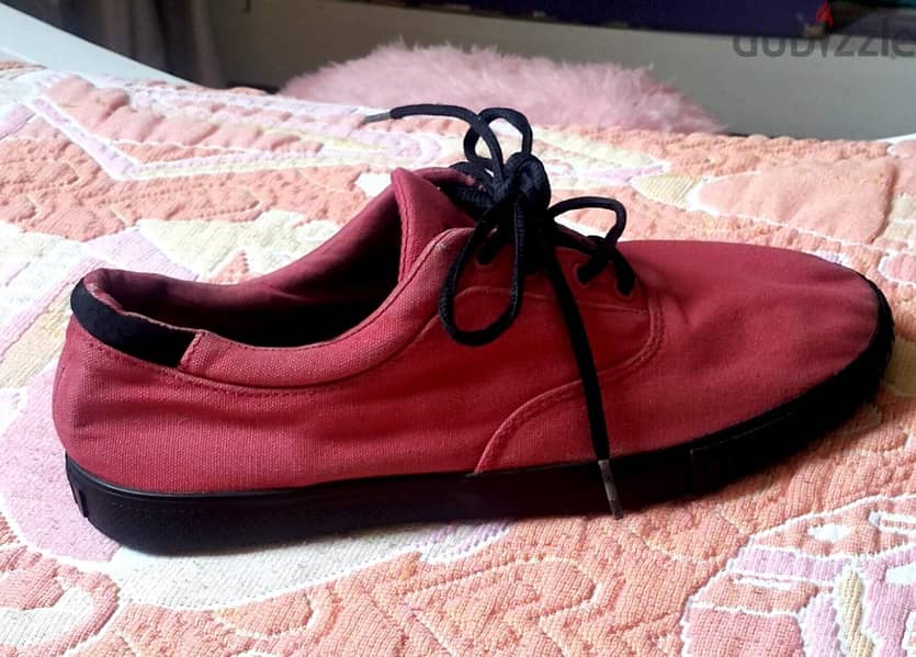 shoes for crews. . . . size43 2