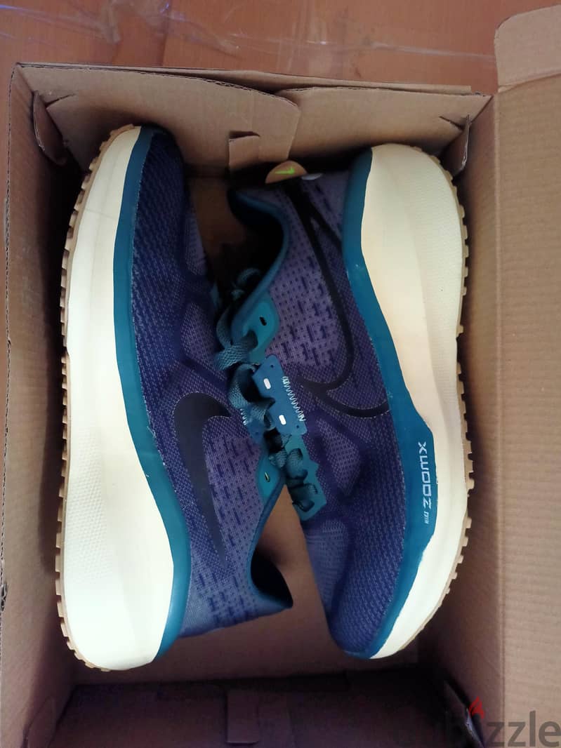 Nike. 1