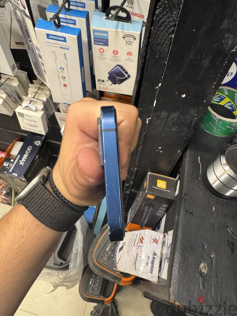 Apple - iPhone 12 6