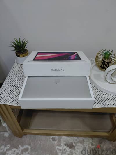 MacBook pro M2 2022 Like New With Box and charger