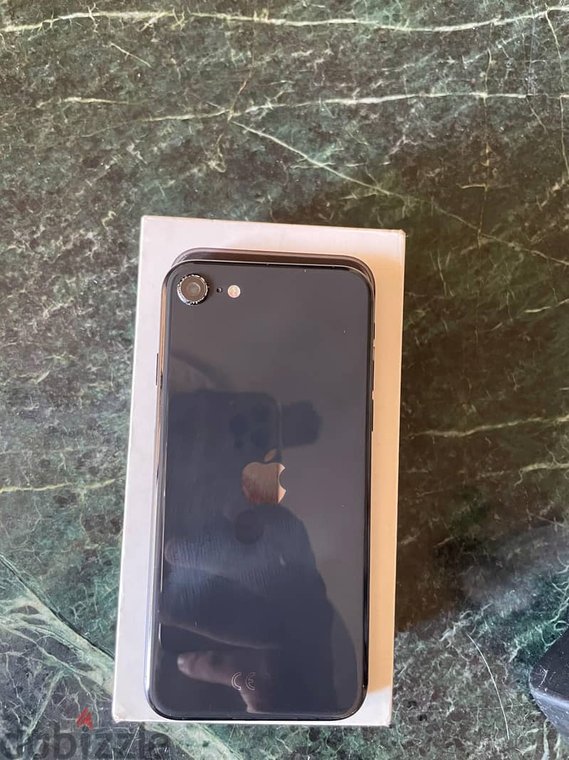 Apple - iPhone SE 1