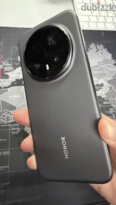 Honor Magic 8 Pro - 512GB - (استخدام 3 أيام فقط)