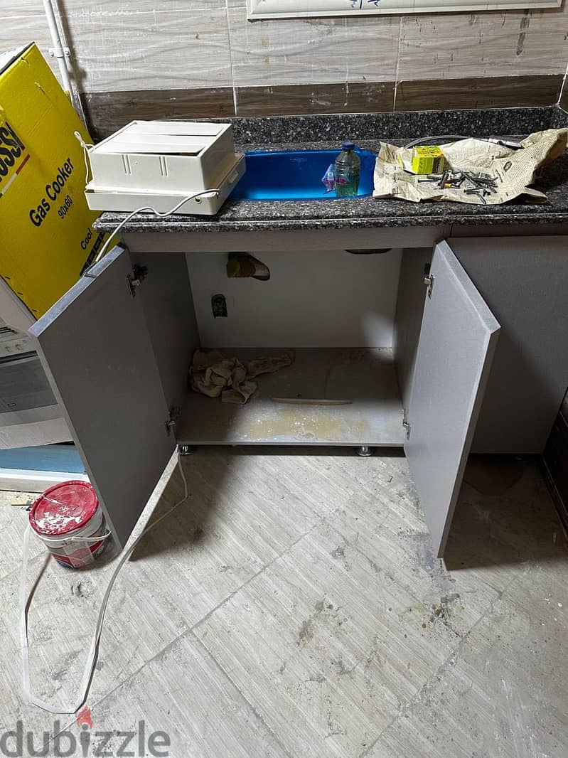 Full kitchen - Used for 2 years 3