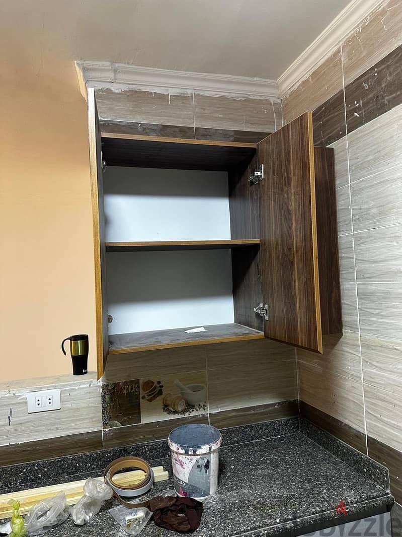 Full kitchen - Used for 2 years 4