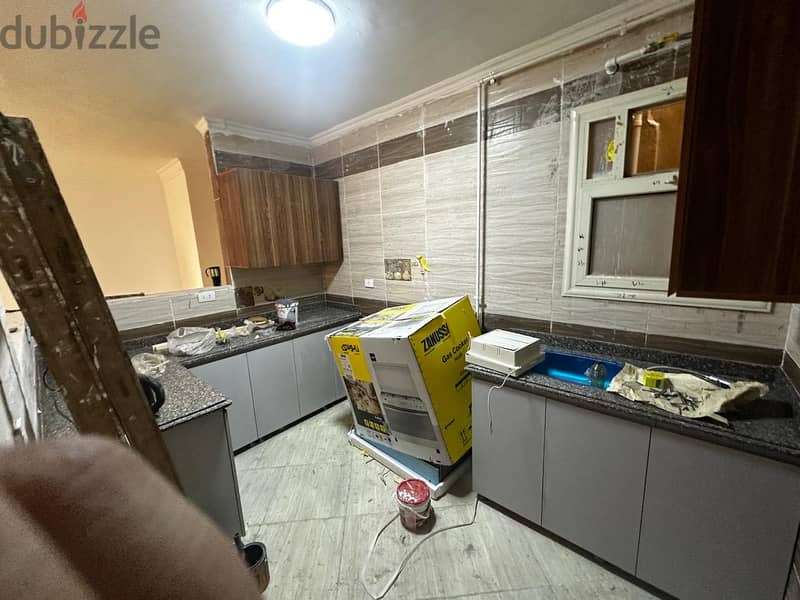 Full kitchen - Used for 2 years 10