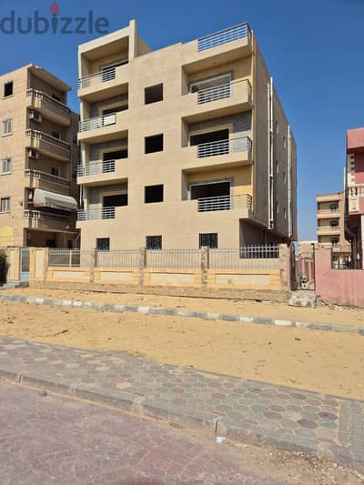 بمدينة بدر دور كامل على شقتين كل شقة ١٨٠م تصلح إداري وتجاري وسكني بمدينة بدر دور كامل على شقتين كل شقة ١٨٠م تصلح إداري وتجاري وسكني