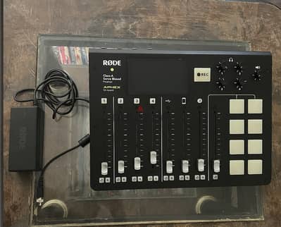 ميكسر استوديو RODE RODECaster Pro
