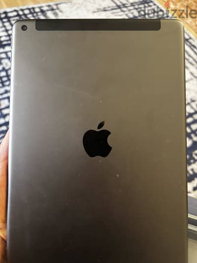 IPAD 9th generation WIFI+Cellular  with case like new