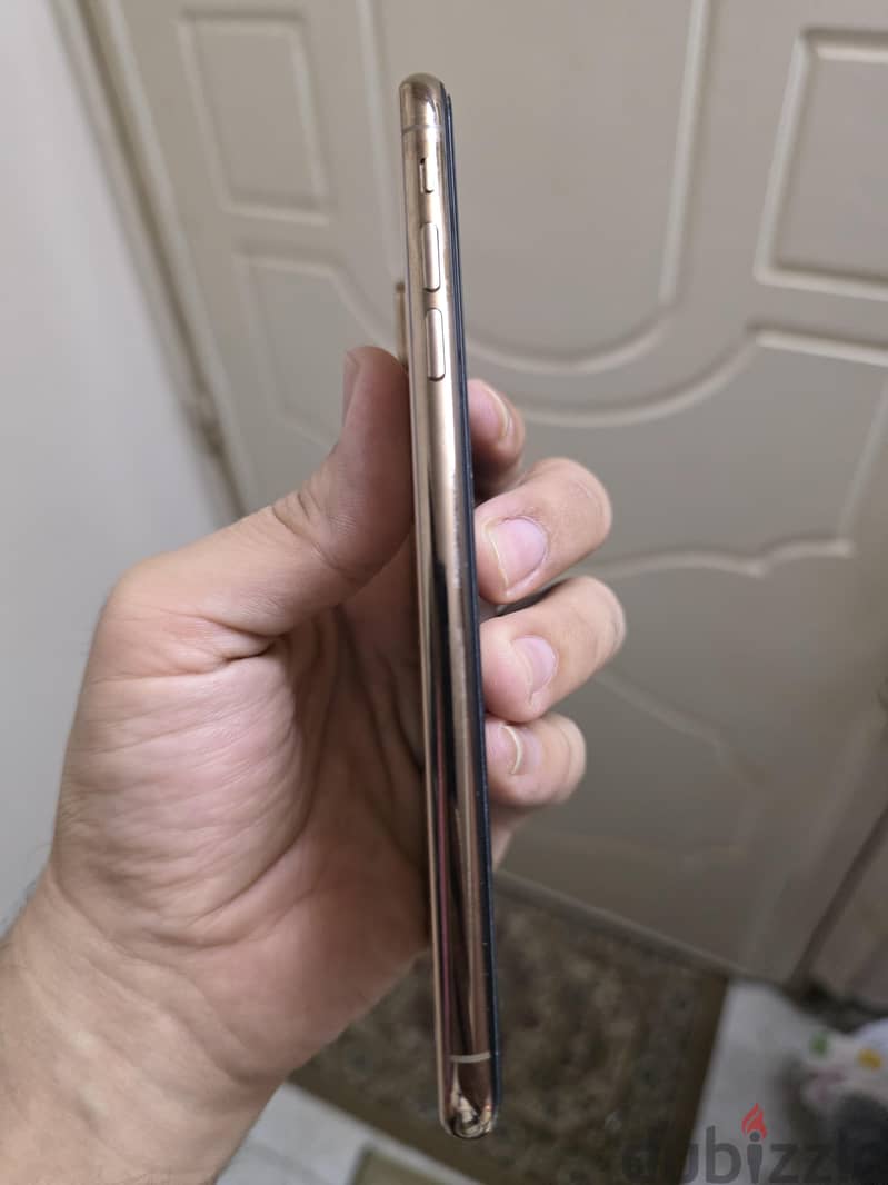 Apple - iPhone XS Max 3
