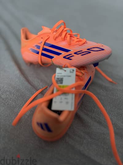 أديداس F50  مقاس ٣٩
