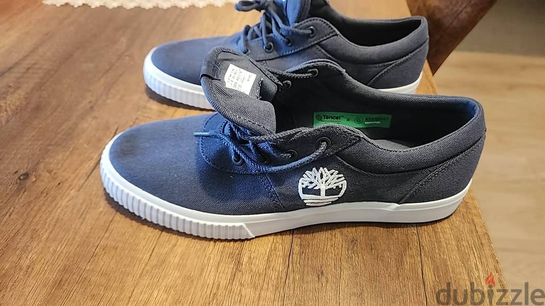 Timberland & TOMS Sneakers - Size 44 1