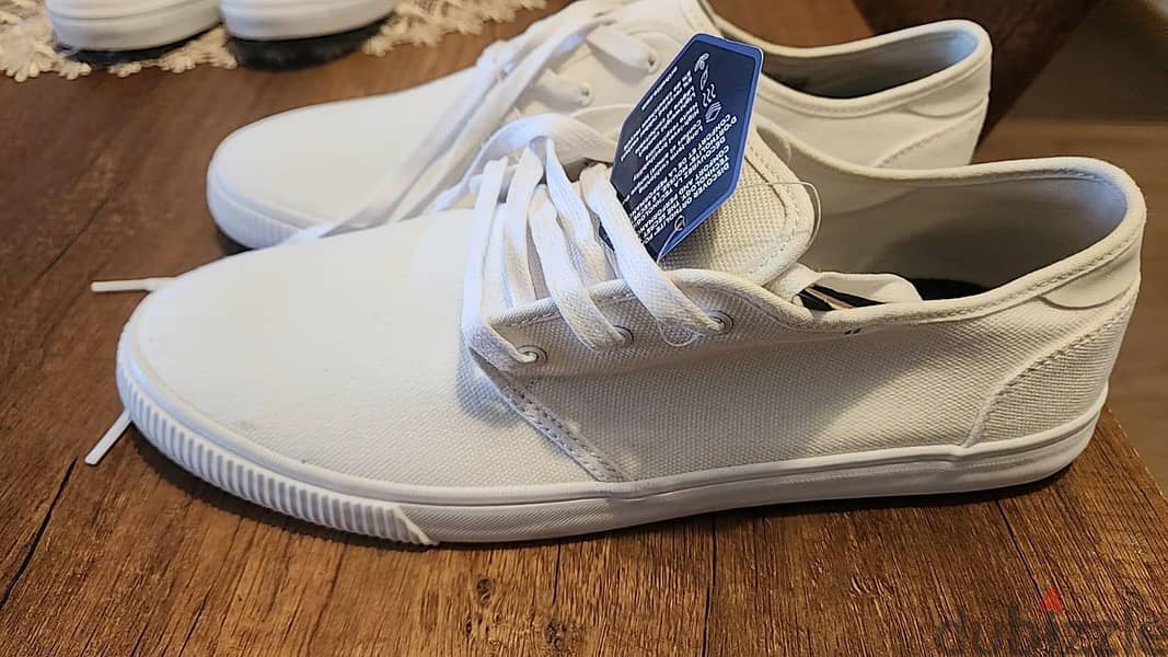 Timberland & TOMS Sneakers - Size 44 3