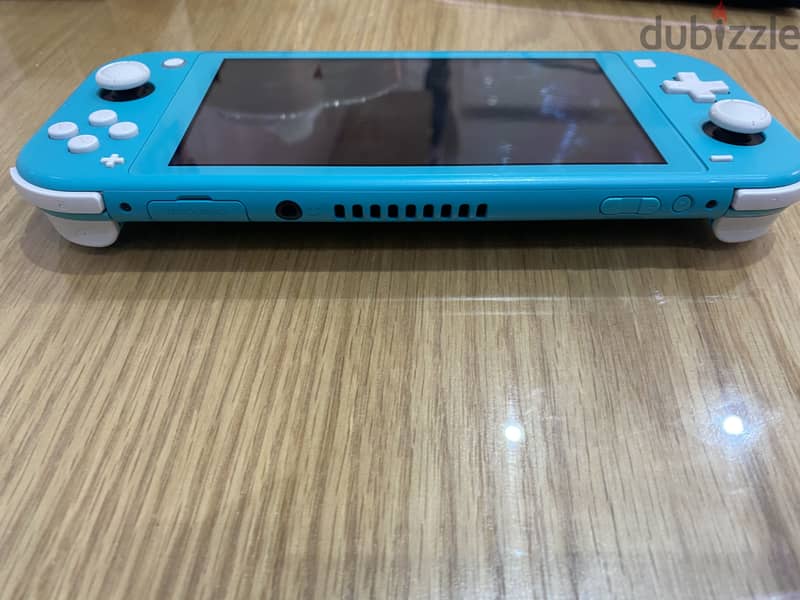 Nintendo switch lite in very good condition 2