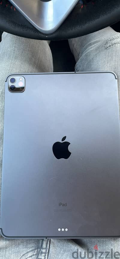 Ipad pro m1 used like new 256g battery 88%