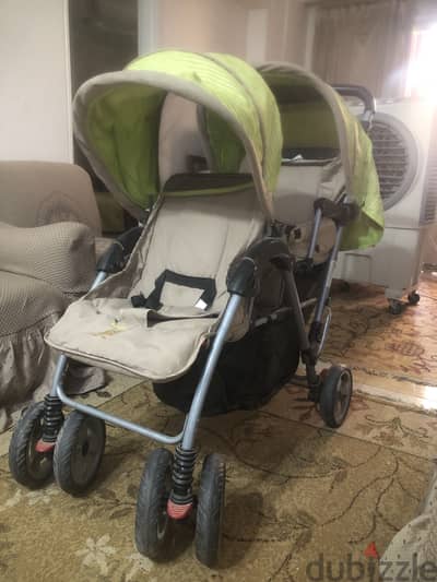 عربية أطفال توأم Graco أصلية بحالة ممتازة