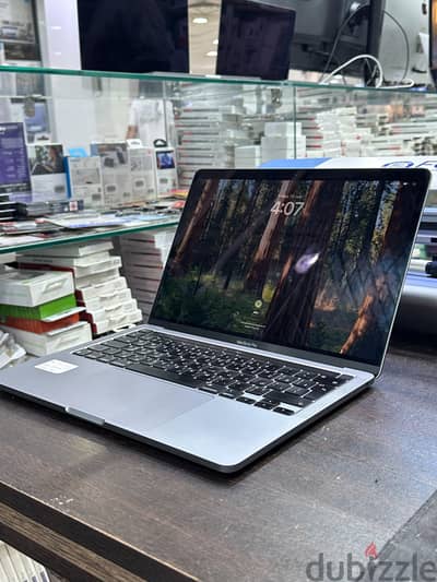 MacBook Pro 13" (M1, 2020)  8GB/512GB  Like New - كامل الملحقات