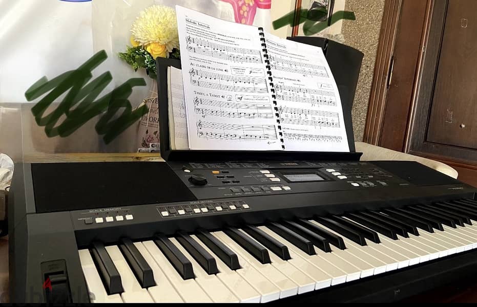 Like new: Yamaha PSR-e363 1