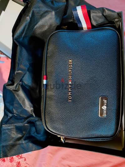 شنطة Tommy Hilfiger