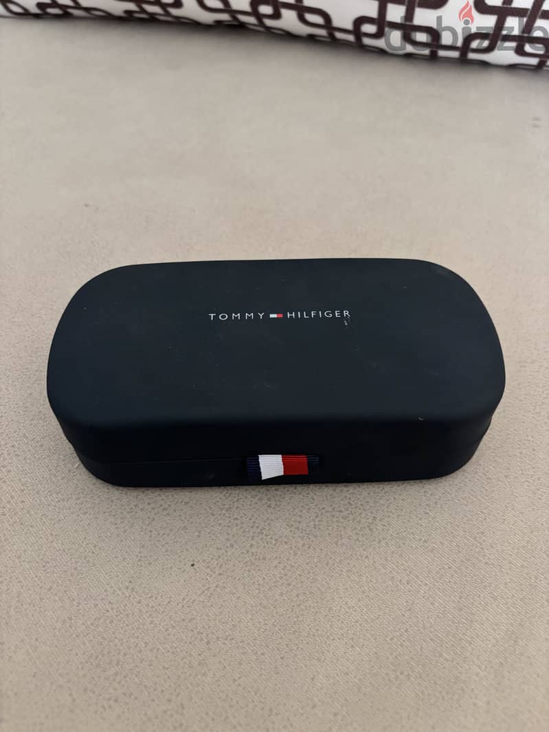 Tommy sunglasses original new with box 4