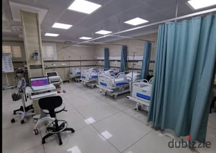 Medical center for rent at Raml Station, area 350m, licensed medical facility, 20m advertising front, corner, first floor, suitable for clinics, medical analysis labs, and hospitals.