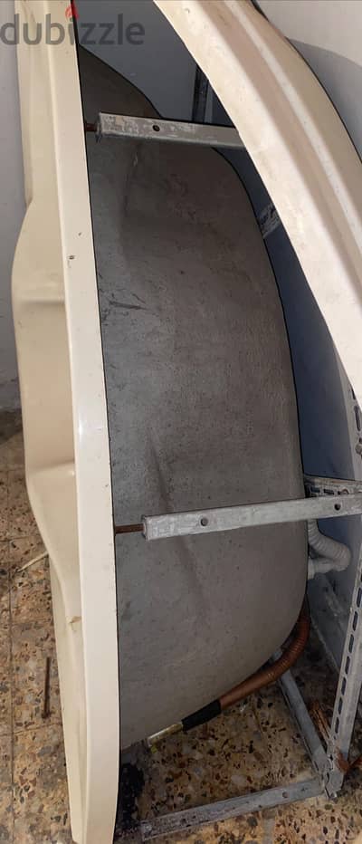 بانيو زاوية 140*140 شاسيه بحالة ممتازة