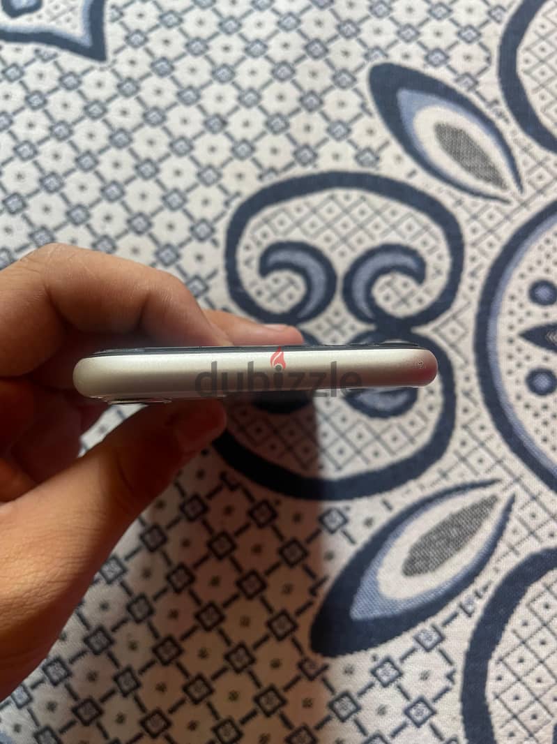 Apple - iPhone 11 6