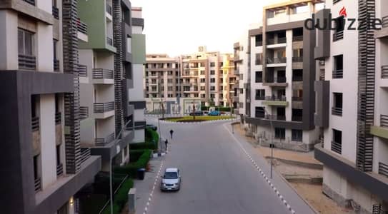 174 m apartment in Kanz Compound Gardens of October