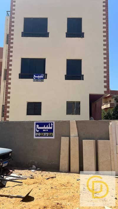 فيلا مستقلة 250م (3 شقق + روف + جاردن 100م) للبيع بقرية ساند بيتش B - العين السخنة | خطوات من البحر بسعر 3.55 مليون