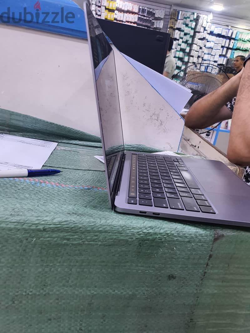 macbook pro 2020 2