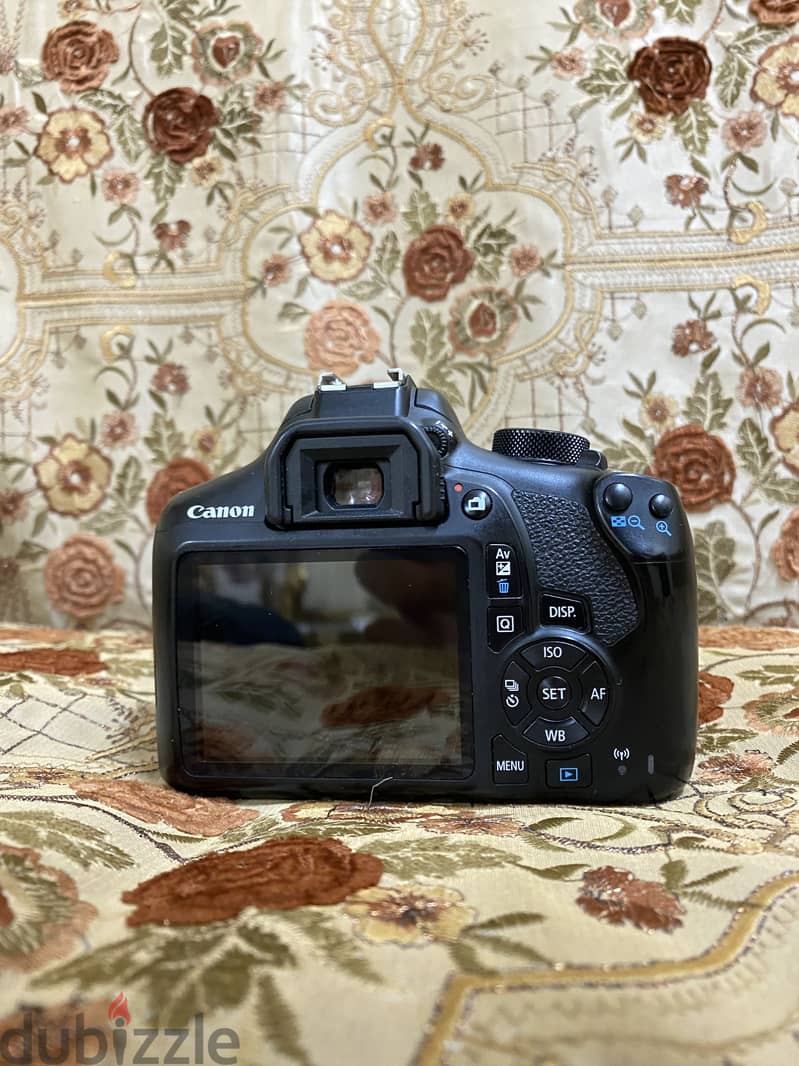 Canon 1300 D 2