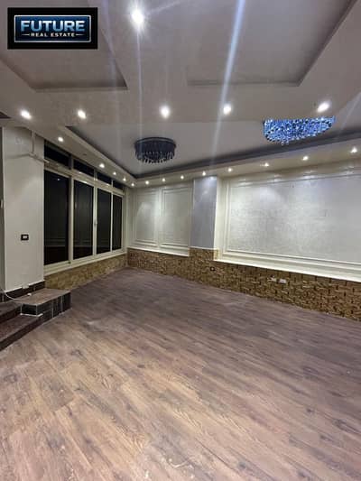 Duplex 350 m administrative in Al-Shuhada in the Fifth Settlement, New Cairo
