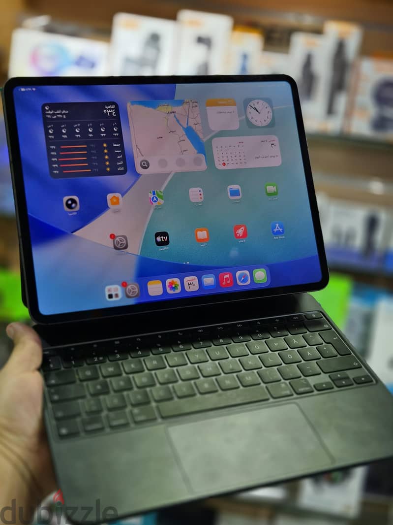 IPad Pro 13 Inch M4 Cellular 1 tera + Magic Keyboard 3