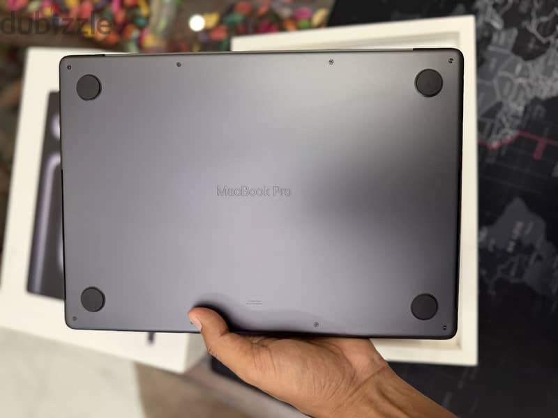 MacBook pro 14  m5 10