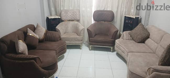 كنب مستعمل بحالة ممتازة
