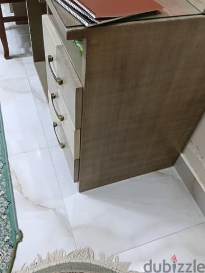 مكتب للبيع