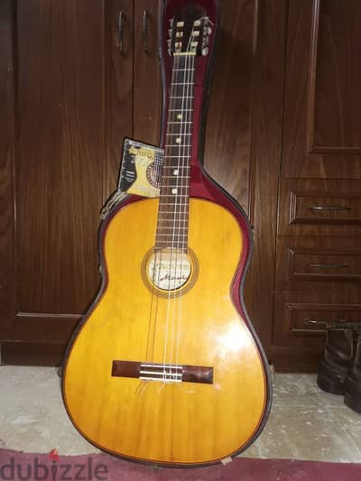 جيتار Vintage Maruha No. 232 ياباني نادر 1967 مع أوتار La Bella اصليه
