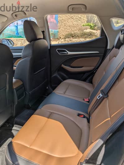 car with driver for daily rentسيارة مع سائق يومي شامل البنزين والتأمين