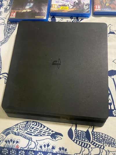 Playstation 4 slim 500 جيجا