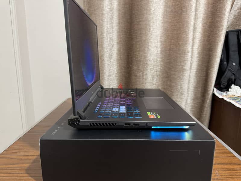 Asus Rog Strix G713PV 1